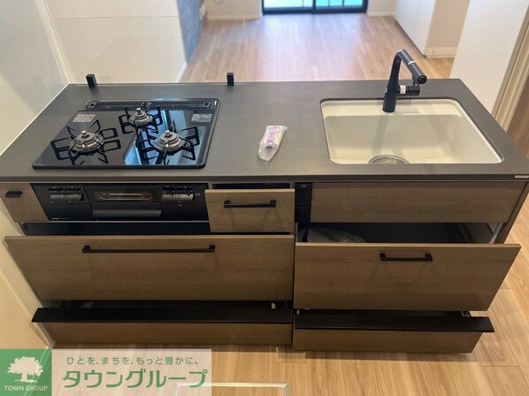 Chloe Westの物件内観写真